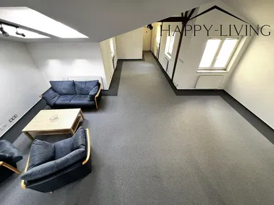 Cozinha; eletrodomésticos, chão de madeira, luz natural, estilo moderno