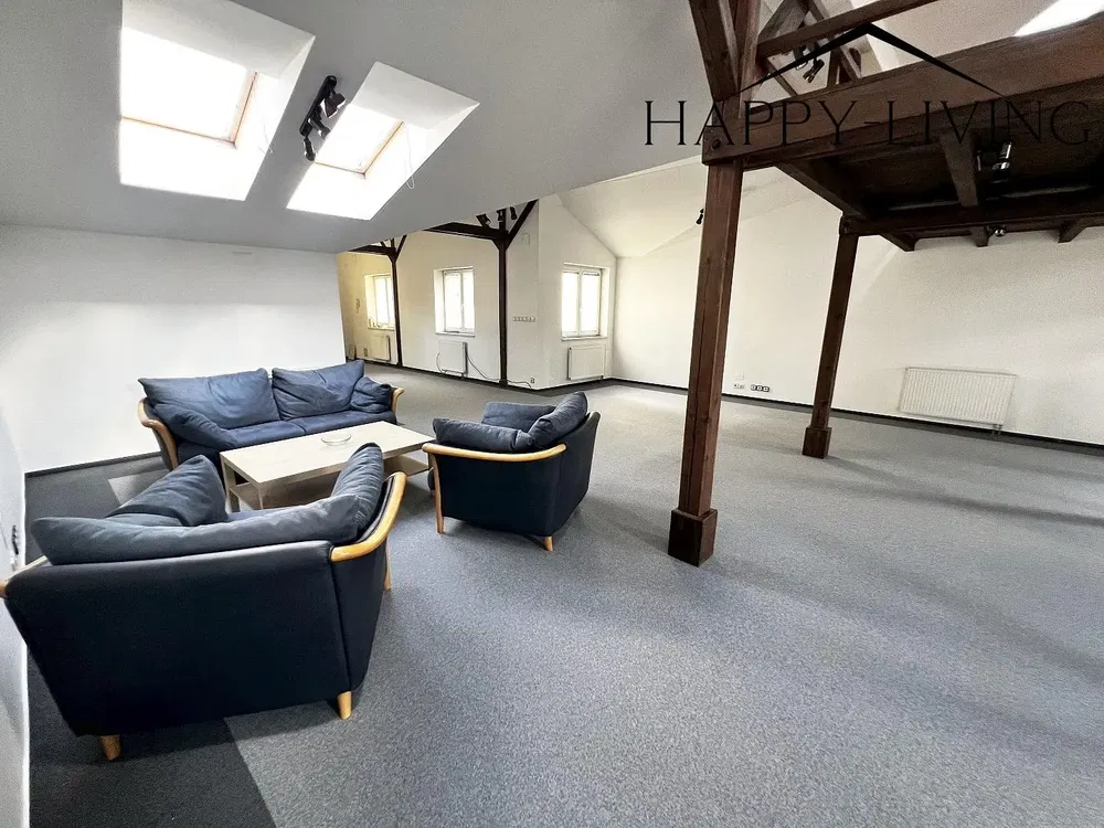 Cozinha; eletrodomésticos, chão de azulejo, luz natural, estilo moderno