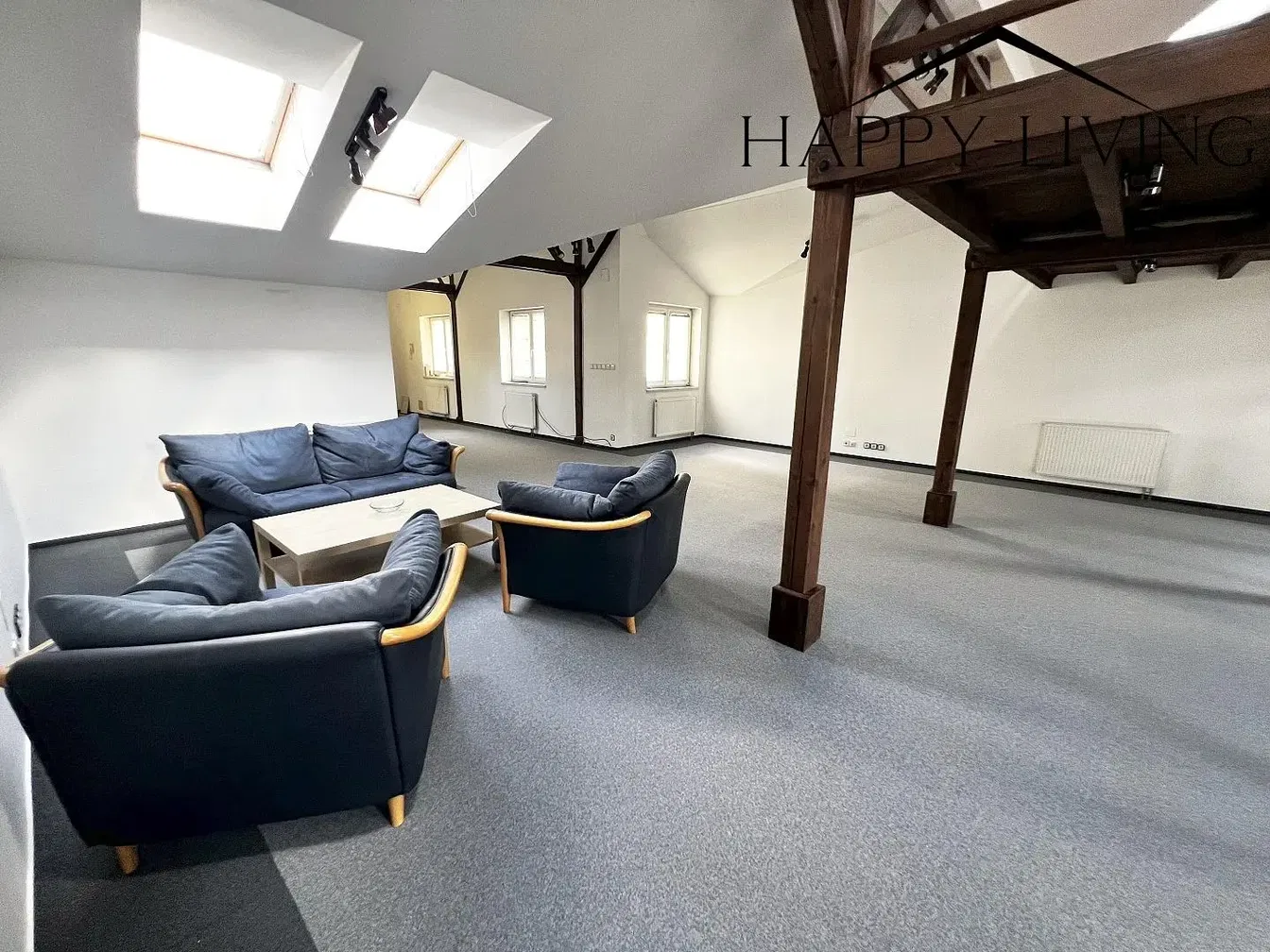 Cozinha; eletrodomésticos, chão de azulejo, luz natural, estilo moderno