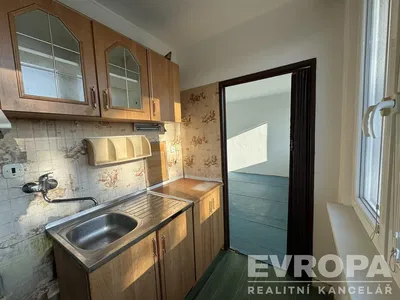 Wohnzimmer; holzboden, tageslicht, moderner stil