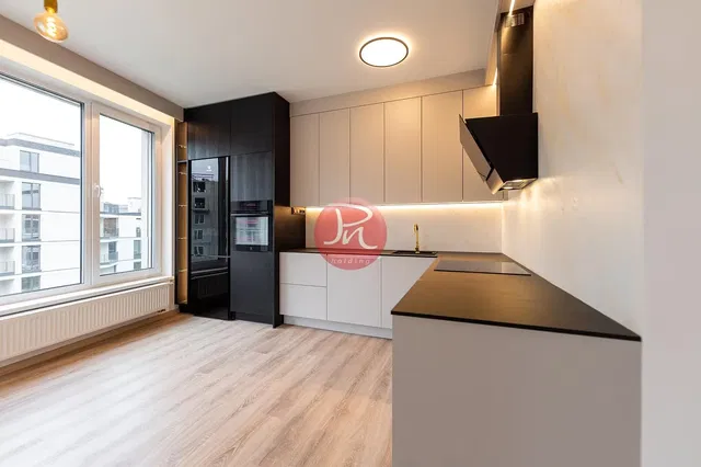 Küche; küchengeräte, holzboden, tageslicht, moderner stil