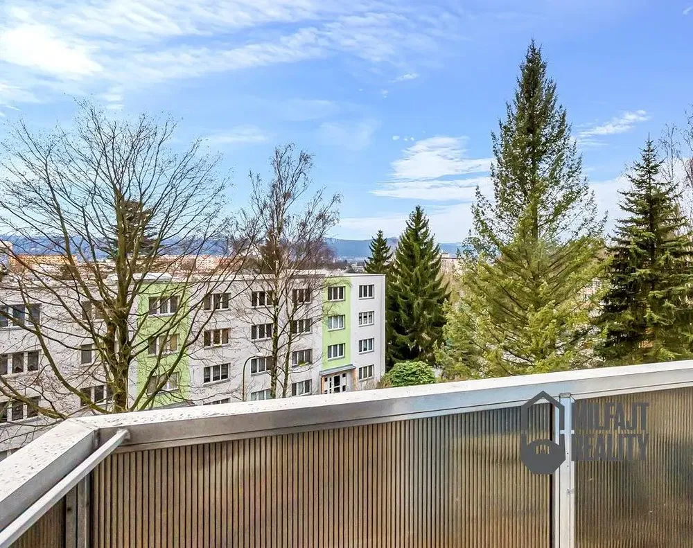 Küche; küchengeräte, holzboden, tageslicht, moderner stil