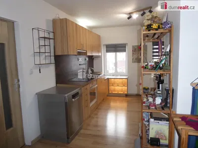 Wohnzimmer; holzboden, tageslicht, moderner stil