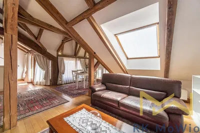 Living room; wood floor, natural light, modern style, high ceiling
