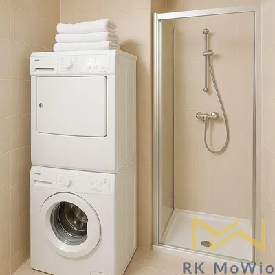 Кухня; кухненски уреди, дървен под, естествена светлина, модерен стил