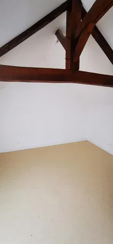 Kuchnia; sprzęt kuchenny, podłoga drewniana, światło dzienne, styl nowoczesny