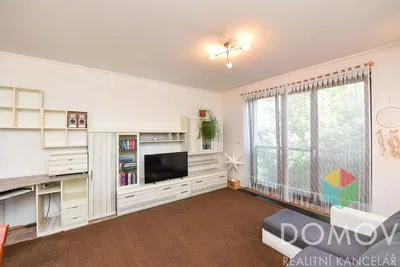 Mutfak; mutfak aletleri, ahşap zemin, doğal ışık, modern stil