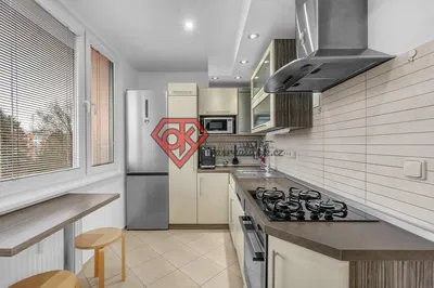 Woonkamer; houten vloer, natuurlijk licht, moderne stijl