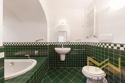 Cocina; electrodomésticos, suelo de madera, luz natural, estilo moderno