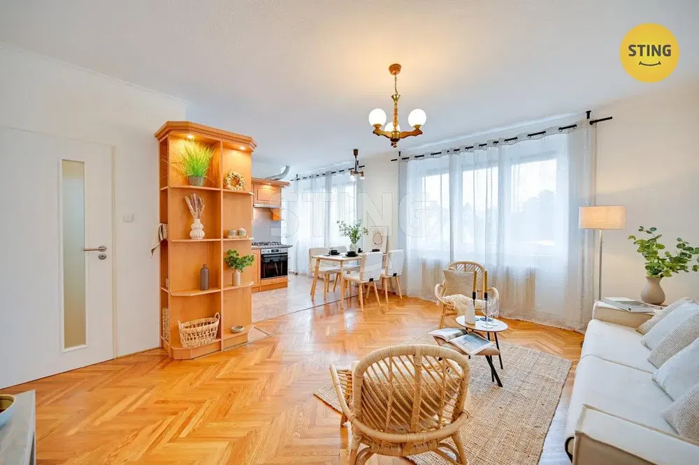 Кухня; кухненски уреди, плочки, естествена светлина, модерен стил