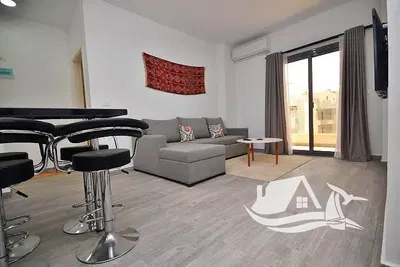 مطبخ; أجهزة المطبخ, أرضية خشبية, ضوء طبيعي, أسلوب عصري