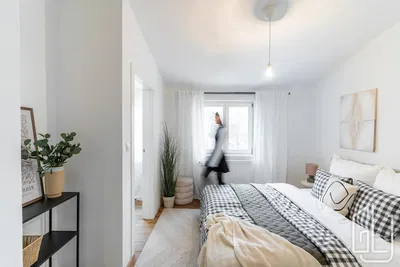 Cocina; electrodomésticos, suelo de madera, luz natural, estilo moderno