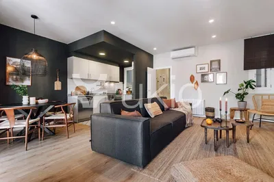 Cuisine; électroménager, parquet, lumière naturelle, style moderne