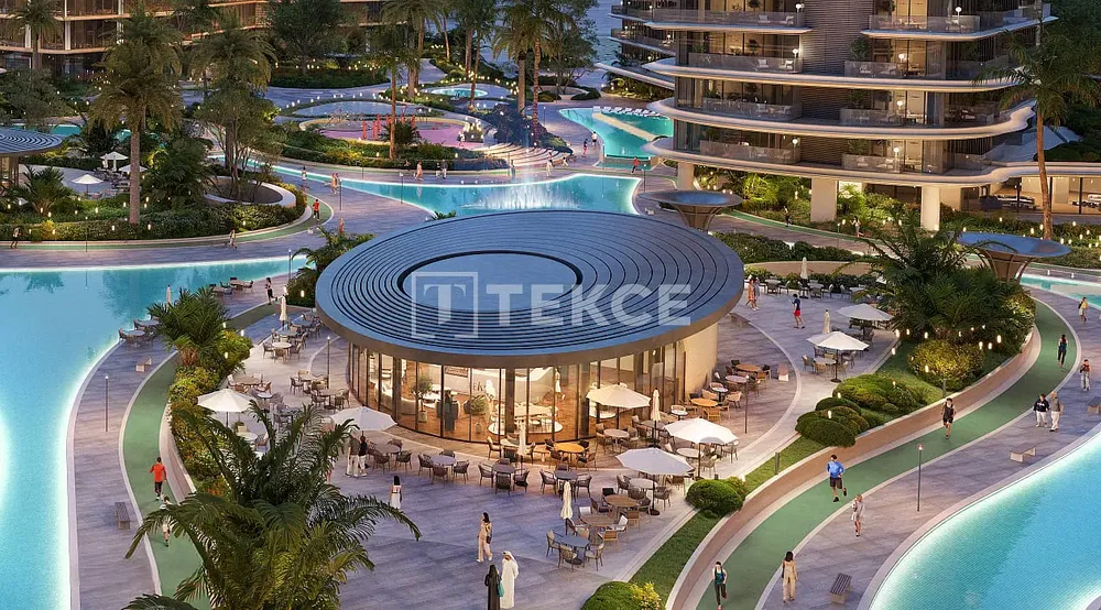 Cozinha; eletrodomésticos, chão de madeira, luz natural, estilo moderno