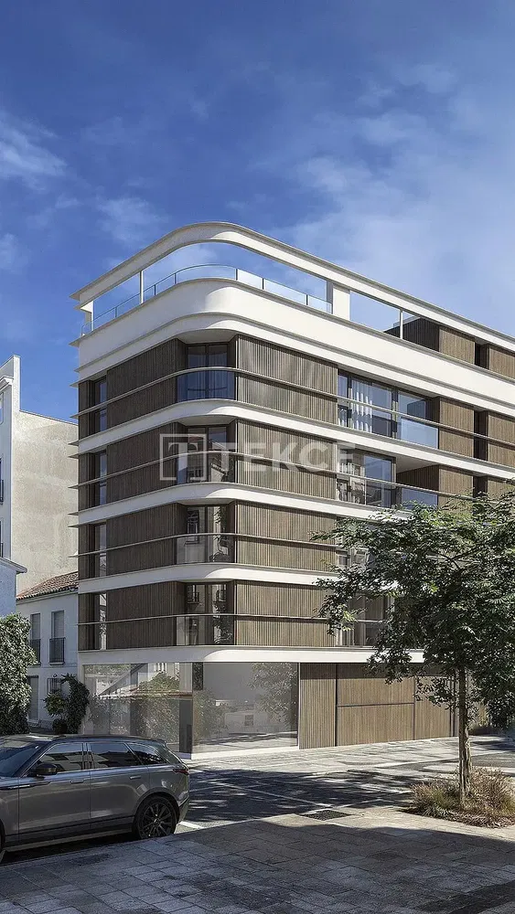 Cuisine; électroménager, parquet, lumière naturelle, style moderne