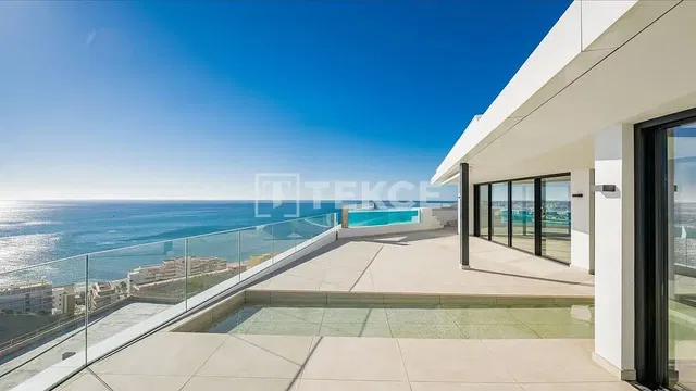 مطبخ; أجهزة المطبخ, أرضية خشبية, ضوء طبيعي, أسلوب عصري