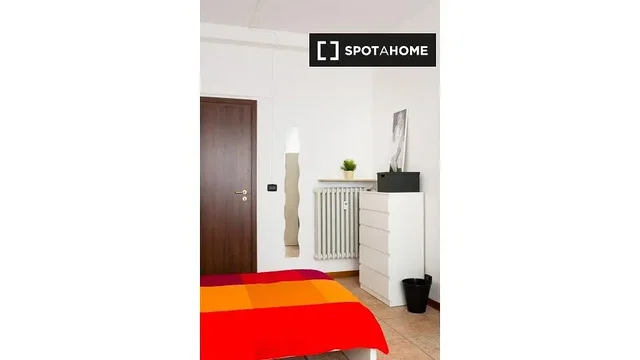 Küche; küchengeräte, holzboden, tageslicht, moderner stil