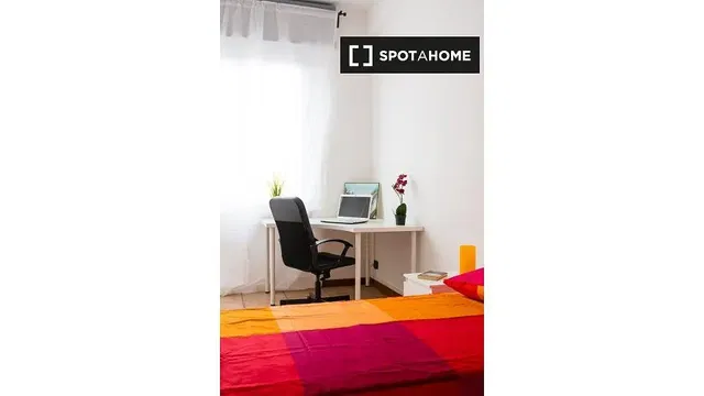 Küche; küchengeräte, holzboden, tageslicht, moderner stil