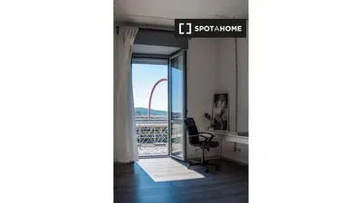 Cuisine; électroménager, parquet, lumière naturelle, style moderne