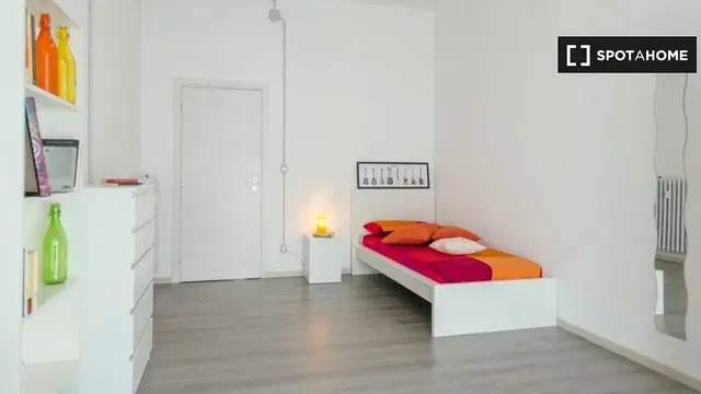 Wohnzimmer; holzboden, tageslicht, moderner stil