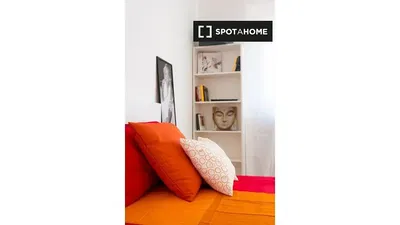 Cuisine; électroménager, parquet, lumière naturelle, style moderne