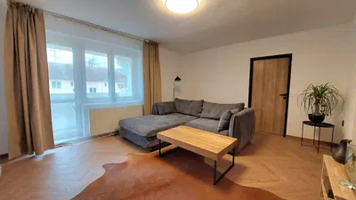 Cuisine; électroménager, parquet, lumière naturelle, style moderne