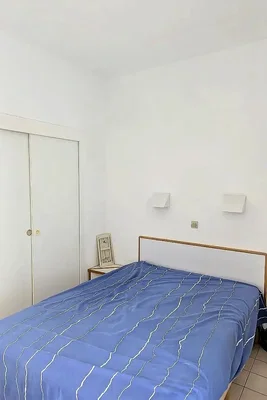 مطبخ; أجهزة المطبخ, أرضية خشبية, ضوء طبيعي, أسلوب عصري