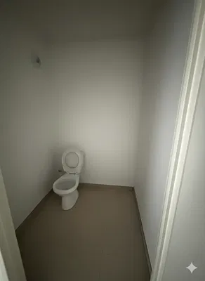 Cocina; electrodomésticos, suelo de madera, luz natural, estilo moderno