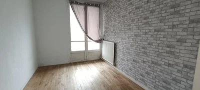 Cuisine; électroménager, parquet, lumière naturelle, style moderne