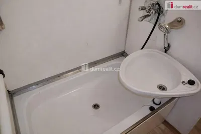 Soggiorno; pavimento in legno, luce naturale, stile moderno