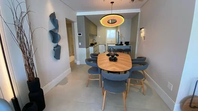 Cuisine; électroménager, parquet, lumière naturelle, style moderne