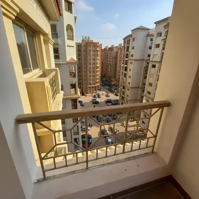 Küche; küchengeräte, holzboden, tageslicht, moderner stil