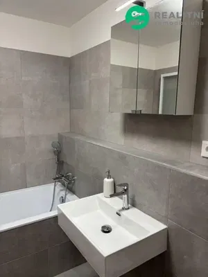 Küche; küchengeräte, holzboden, tageslicht, moderner stil