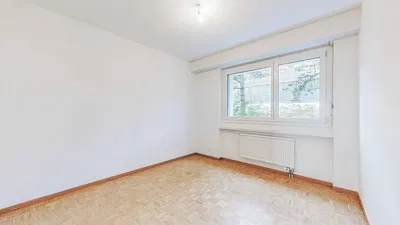 Cuisine; électroménager, parquet, lumière naturelle, style moderne