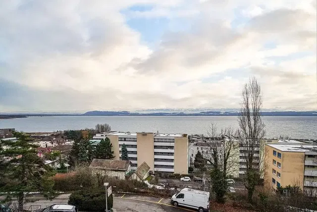 Wohnzimmer; holzboden, tageslicht, moderner stil