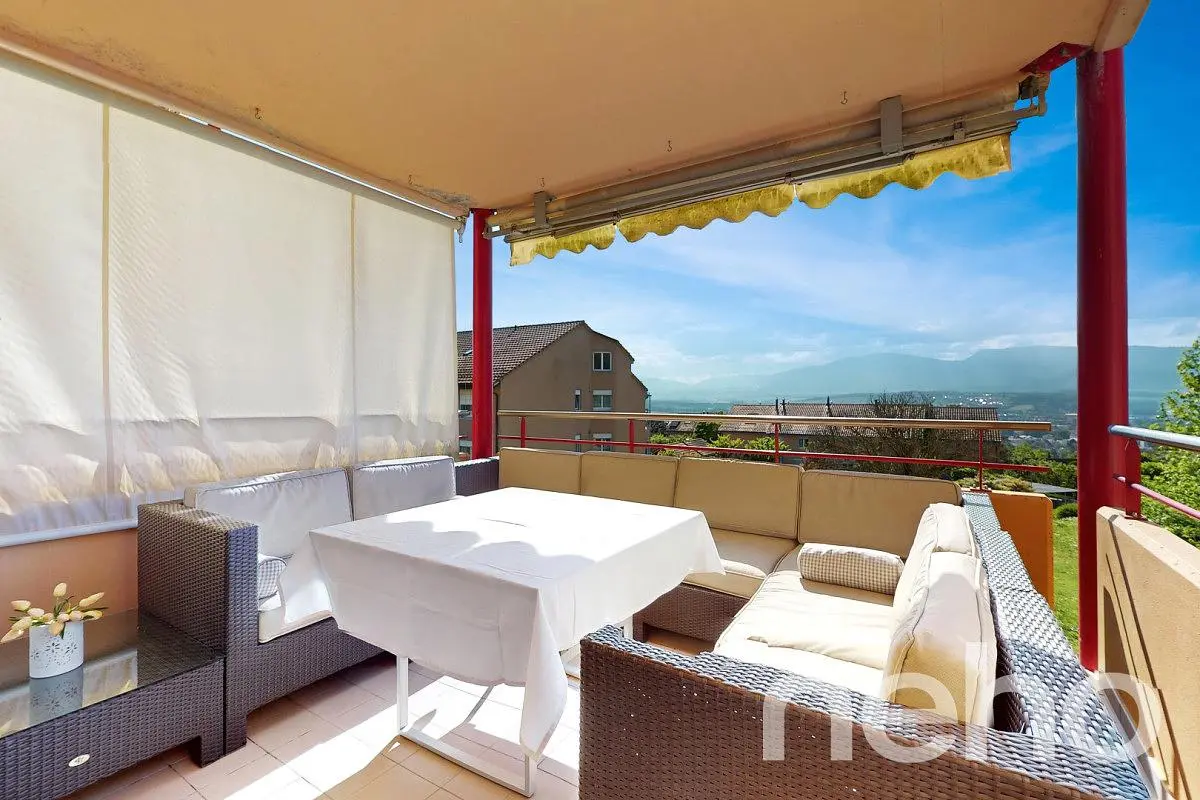 Küche; küchengeräte, holzboden, tageslicht, moderner stil