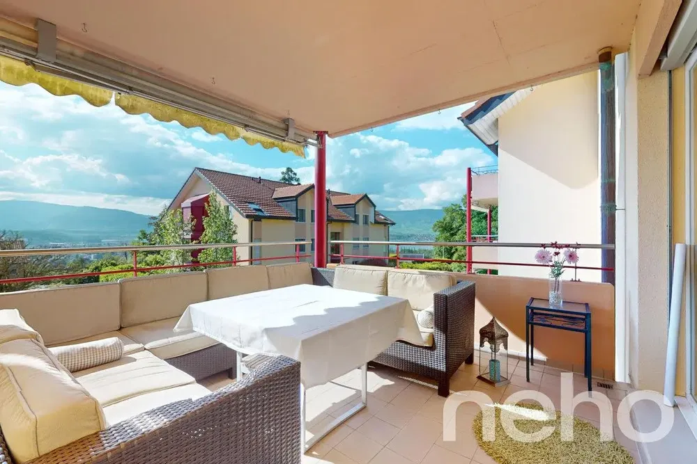 Küche; küchengeräte, holzboden, tageslicht, moderner stil