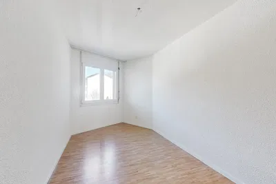 Wohnzimmer; holzboden, tageslicht, moderner stil