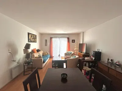 Küche; küchengeräte, holzboden, tageslicht, moderner stil