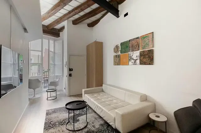 Küche; küchengeräte, holzboden, tageslicht, moderner stil