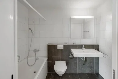 Küche; küchengeräte, holzboden, tageslicht, moderner stil