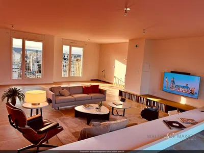 Cuisine; électroménager, parquet, lumière naturelle, style moderne