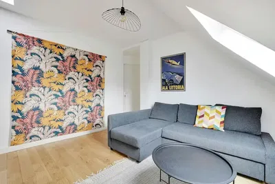 Küche; küchengeräte, holzboden, tageslicht, moderner stil