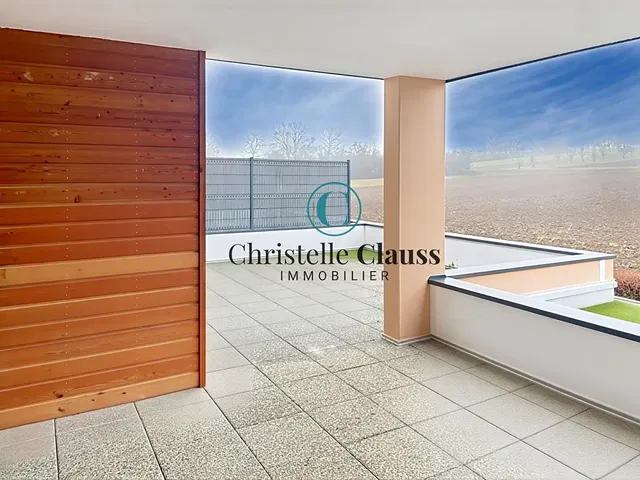 Cocina; electrodomésticos, suelo de madera, luz natural, estilo moderno