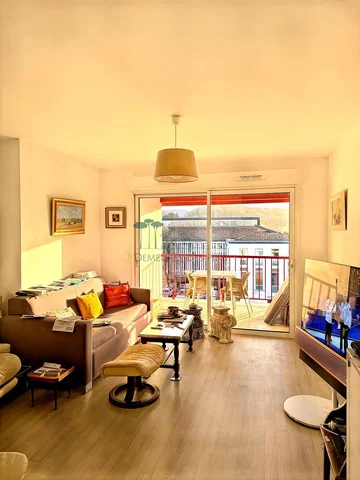 Kitchen; kitchen appliances, wood floor, natural light, modern style