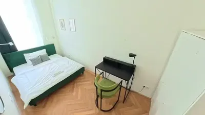 Cuisine; électroménager, carrelage, lumière naturelle, style moderne