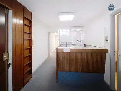 مطبخ; أجهزة المطبخ, أرضية خشبية, ضوء طبيعي, أسلوب عصري