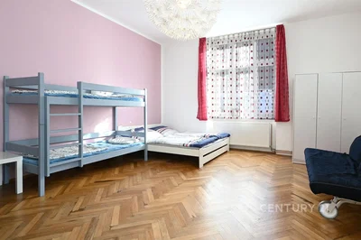 Küche; küchengeräte, holzboden, tageslicht, moderner stil