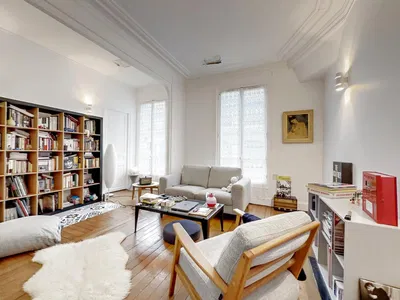 Cuisine; électroménager, parquet, lumière naturelle, style moderne