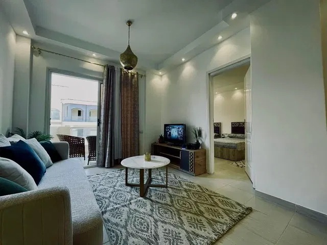 مطبخ; أجهزة المطبخ, أرضية خشبية, ضوء طبيعي, أسلوب عصري